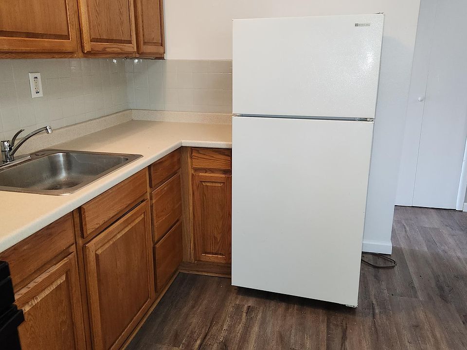 1st image of 821 Southwell Ln #821