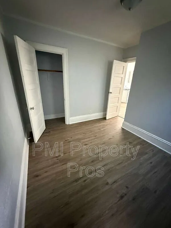 3 bed, 1.0 bath, $1,295 — Photo 4