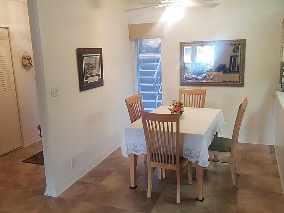 4th image of 8 Port Holiday Dr Unit B