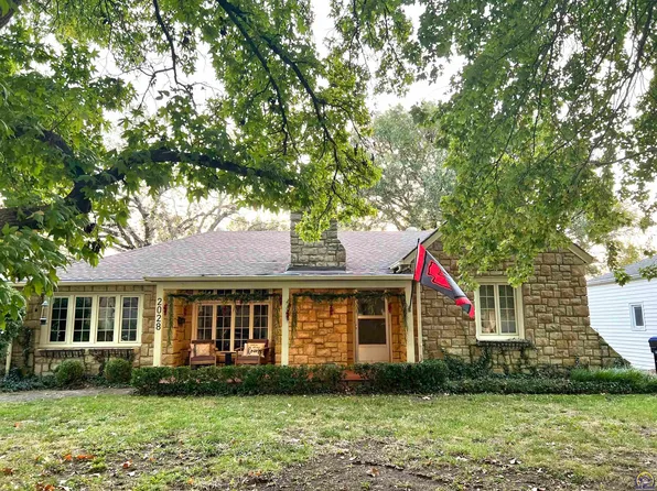 2028 SW Bowman Ct, Topeka, KS 66604