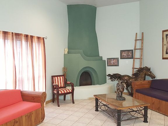 5th image of 1006 W Hackberry Ave