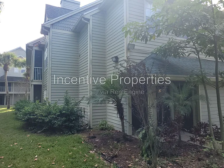5956 Westgate Dr #102 — Photo 17
