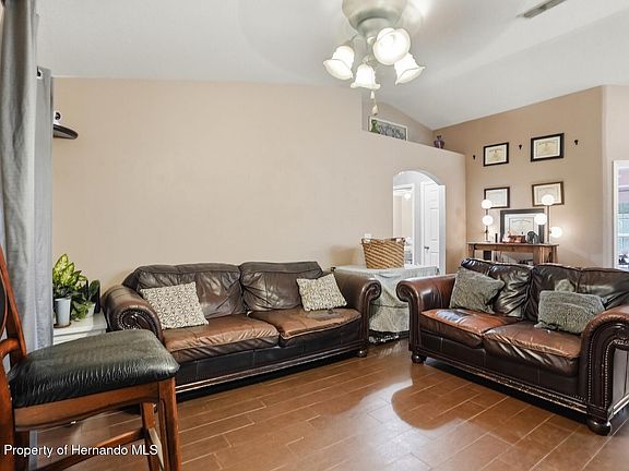 5th image of 15396 Fleetwood Rd