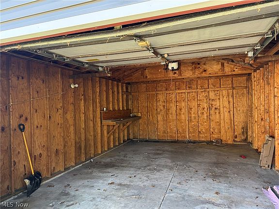 5th image of 3203 McGuffey Rd