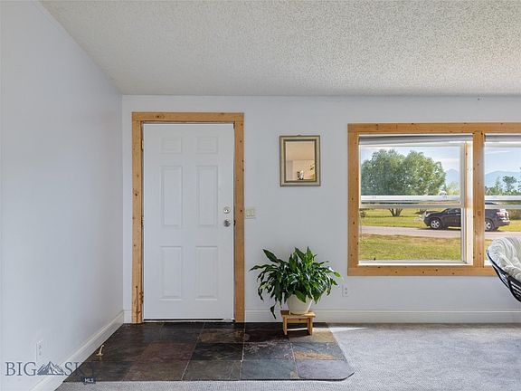 3rd image of 91 N Old Place Ln