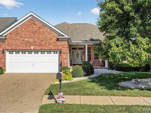 2178 Hawks Landing Dr #E, Lake Saint Louis, MO 63367