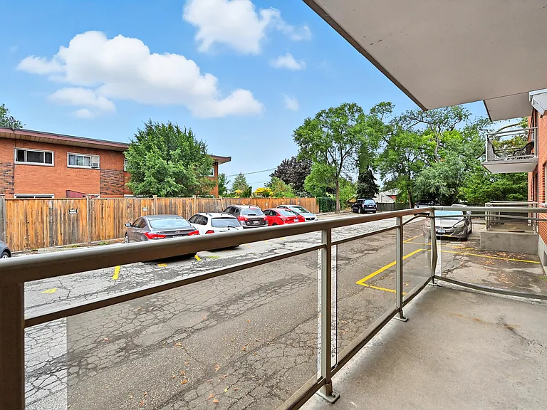 2641 King St E — Photo 4