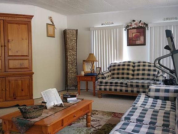 3rd image of 2555 Highland Acres Dr