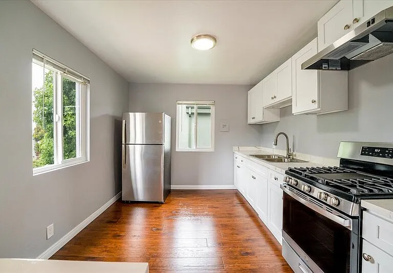 1711 Delaware Ave #5 — Photo 17