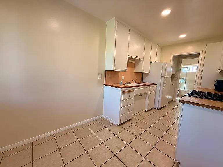 4735 Marlborough Dr #B — Photo 18