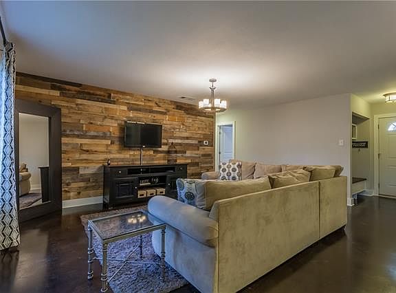 5th image of 2408 Catalina Way