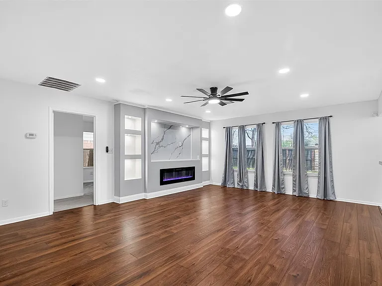 15807 Sonoma Park Dr — Photo 8
