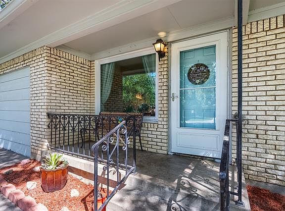 3rd image of 909 Sierra Dr