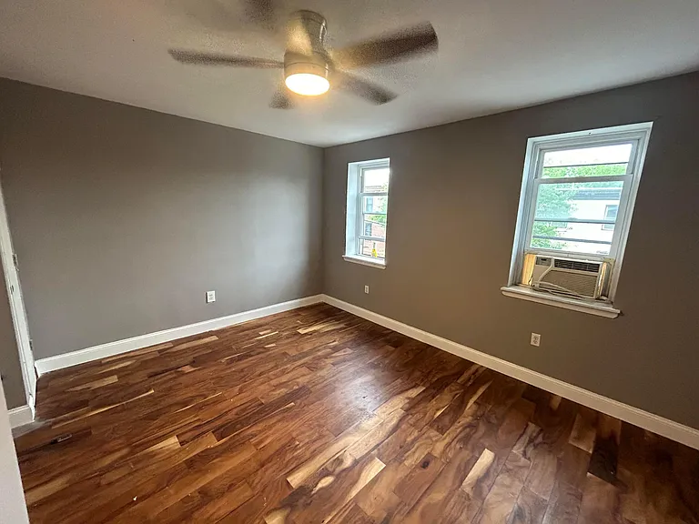 2178 E Cumberland St — Photo 11