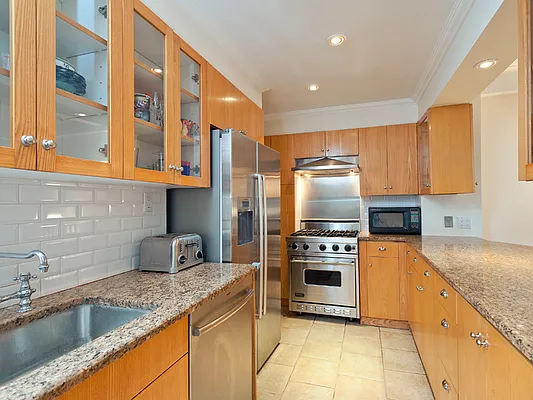 Sold by Sotheby's International Realty | media 17