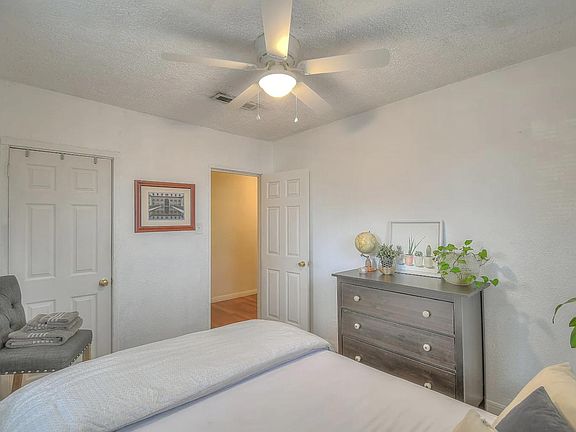 5th image of 2421 Consuelo Ln NW