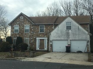 13 Jerrys Ct, Sicklerville, NJ 08081