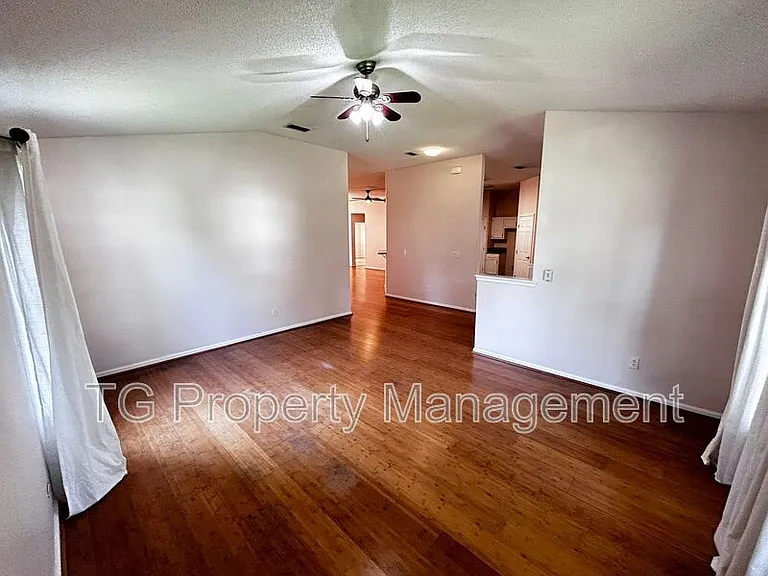 1449 Blue Heron Ln E — Photo 15