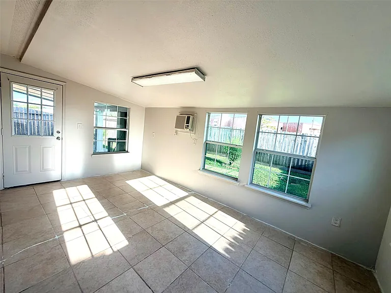 14111 Fox Creek Park Dr — Photo 12