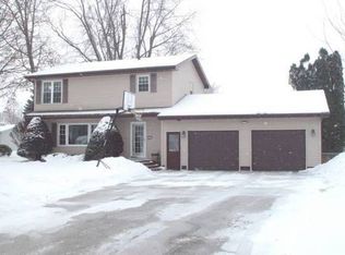 911 E South St, Marshalltown, IA 50158