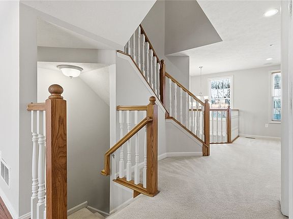 5th image of 221 Persimmon Ln