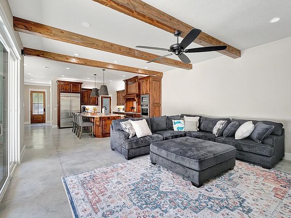 3rd image of 516 W Spring St