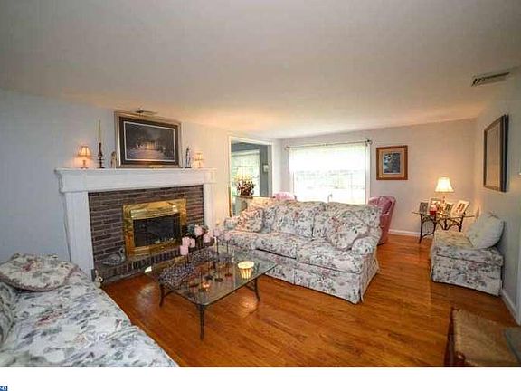 5th image of 361 Wedgewood Dr