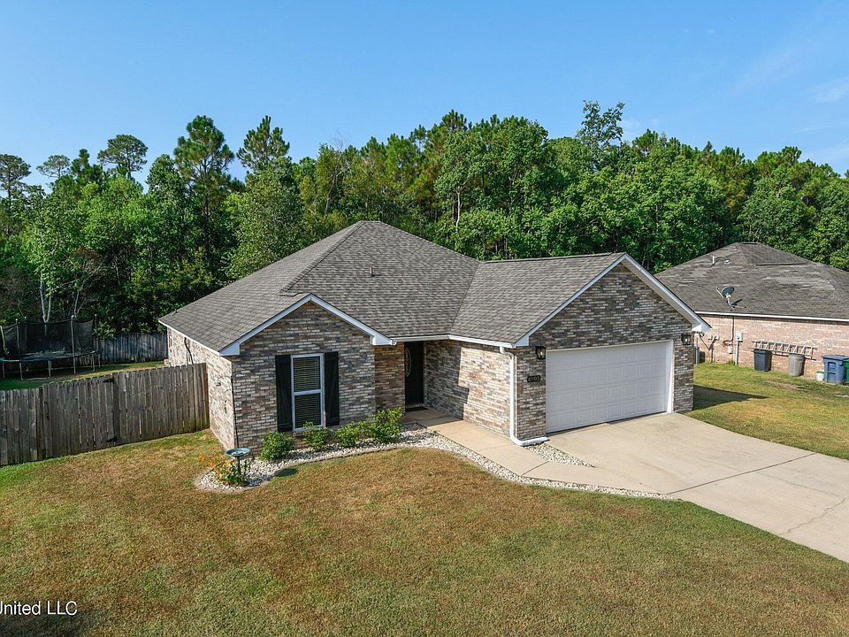 1st image of 6903 Pinehurst Dr