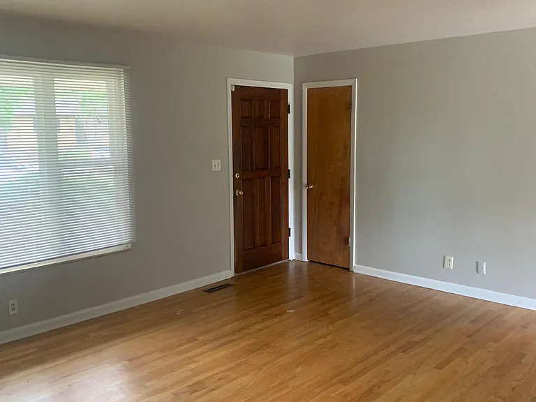 1932 Springfield Dr — Photo 8