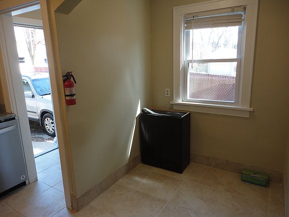 3rd image of 1000 Parkway Dr