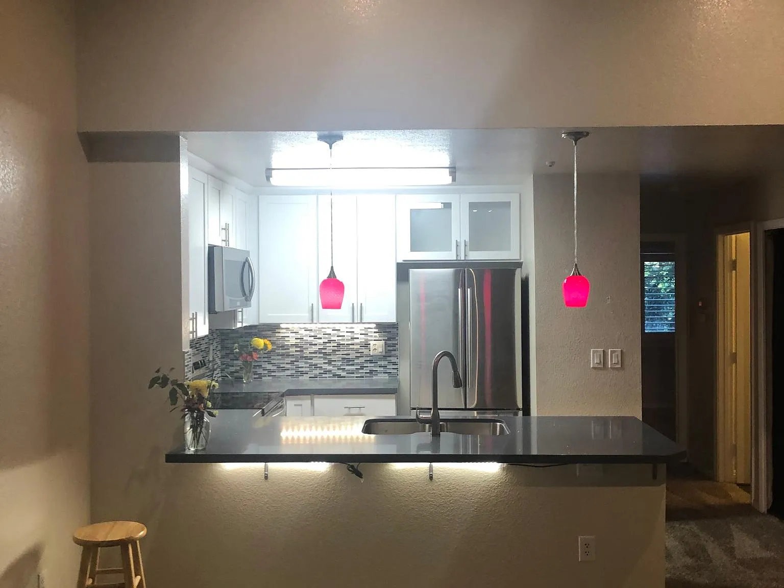 93 Nicholas Ct — Photo 2