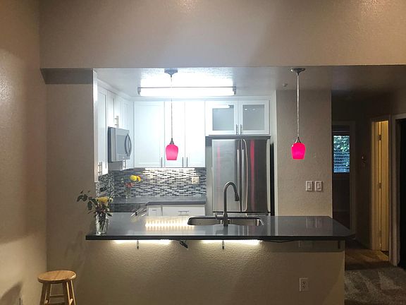 2nd image of 93 Nicholas Ct #93