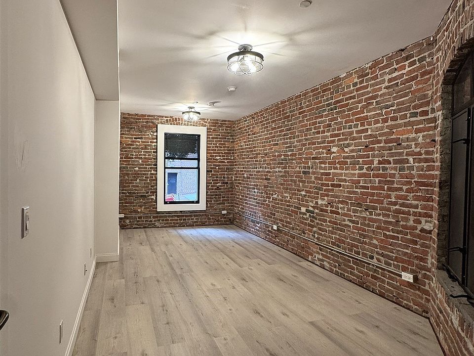 1st image of 920 Montgomery St #103