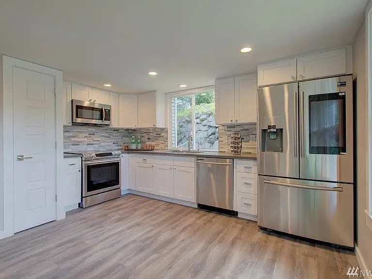 12302 SE 46th Ct — Photo 8