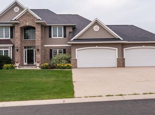 2020 8th St SE, Pine Island, MN 55963