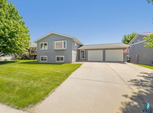 830 E Jesse Ct, Tea, SD 57064