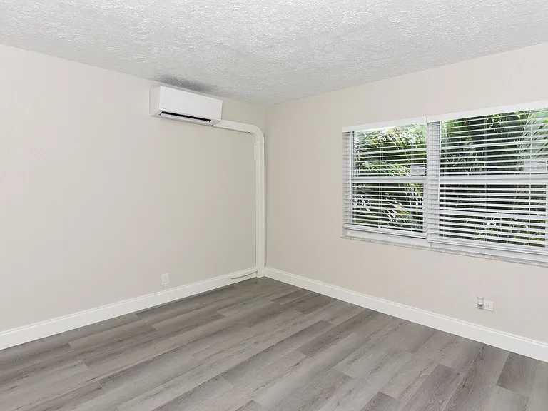 605 N Federal Hwy #7 — Photo 2