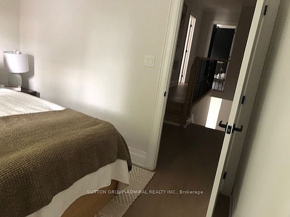 3rd image of 59 Shirley St
