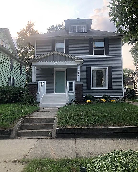 747 college se