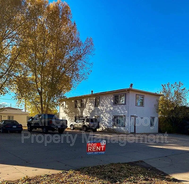 2 bed, 1.0 bath, $800 — Photo 2