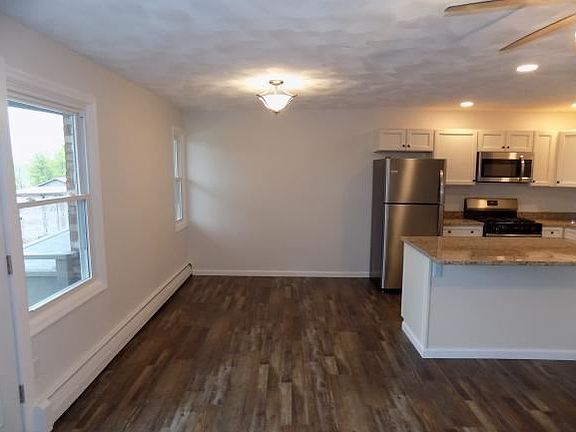 4th image of 201 Evergreen St APT 1-3D