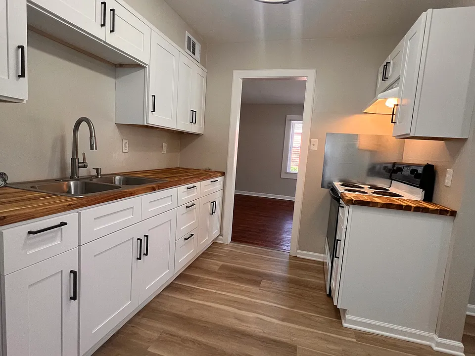1869 Bauer Rd
