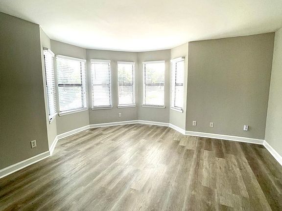 4th image of 415 W 10th St #417-3A