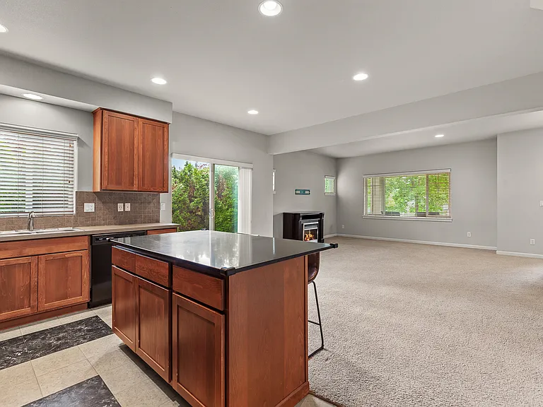 6434 N Descartes Dr — Photo 6