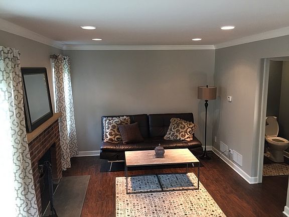 Deluxe Living Room -Crown/Recessed Light