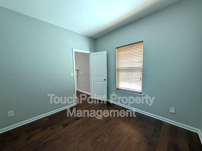 209 Weavers Glenn Pl — Photo 16