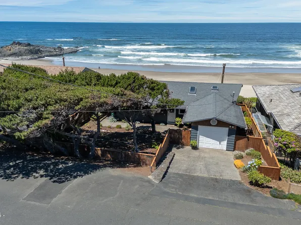 3565 Lincoln Ave, Depoe Bay, OR 97341