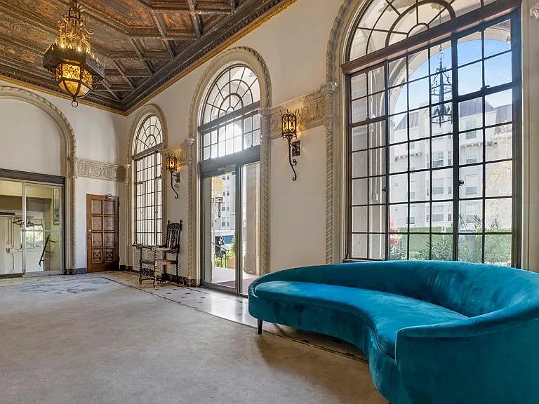El Royale — Photo 3