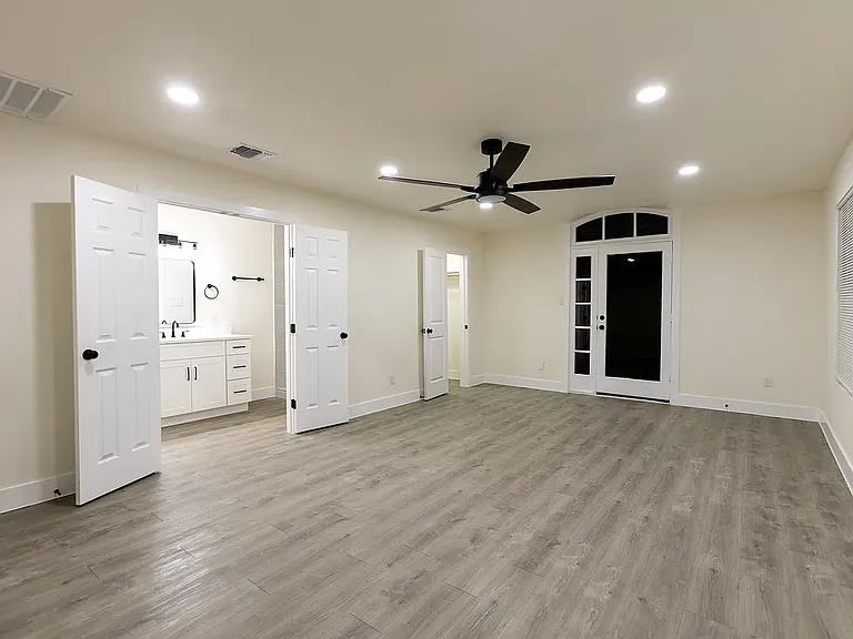 535 Austin St — Photo 19