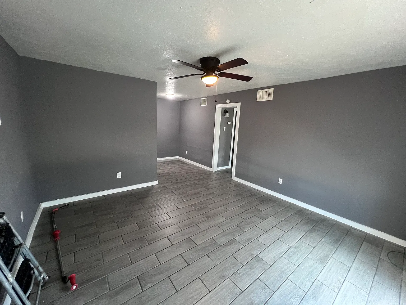 2405 Foreman St — Photo 3